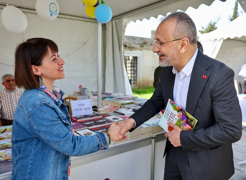 Eyüpsultan Kitap Fuarı’na gerçekleştirilen belediye ziyareti.