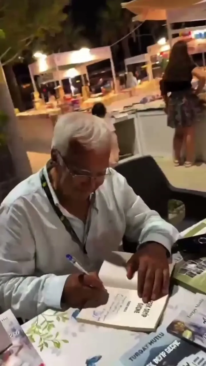 Turgutreis Meydanı’nda imza günleri ve söyleşiler