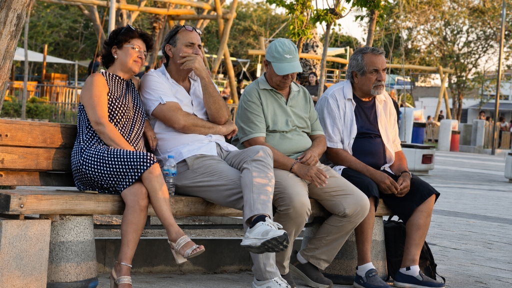 Bodrum Turgutreis Kitap Fuarı Ziyaretçileri ve Dinleyiciler